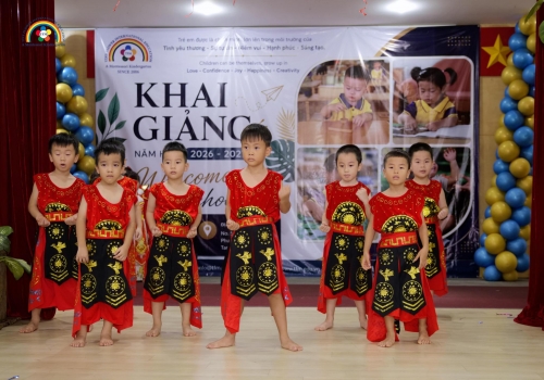 KHAI GIẢNG NĂM HỌC 2026 - 2027 - TINY 6 DÒNG MÁU LẠC HỒNG